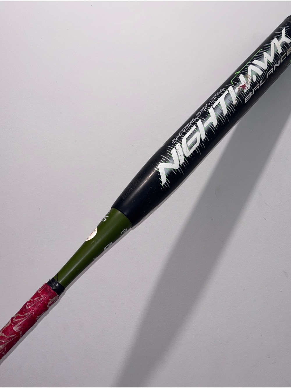 26 oz Mizuno Nighthawk Balanced slowpitch softball bat